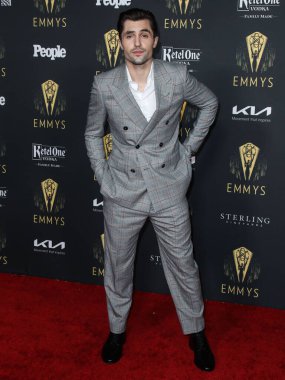 Aktör Phil Dunster, 17 Eylül 2021 'de Kuzey Hollywood, Los Angeles, Kaliforniya, ABD' de düzenlenen Televizyon Sanatları ve Bilimleri Akademisi 'nde düzenlenen 73. Emmy Ödüllü Adaylar Resepsiyonuna geldi..