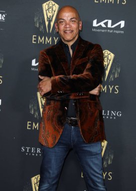 Bas gitarist Rickey Minor, 17 Eylül 2021 'de Kuzey Hollywood, Los Angeles, Kaliforniya, ABD' deki The Academy of Television Arts and Sciences 'ta düzenlenen 73. Emmy Ödülü adaylarını onurlandırmak için Televizyon Akademisi' nin resepsiyonuna geldi..