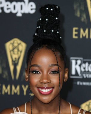 Aktris Thuso Mbedu, 17 Eylül 2021 'de Kuzey Hollywood, Los Angeles, Kaliforniya, ABD' de düzenlenen The Academy of Television Arts and Sciences 'ta düzenlenen 73. Emmy Ödülü adaylarını onurlandırmak için Televizyon Akademisi' nin resepsiyonuna geldi..
