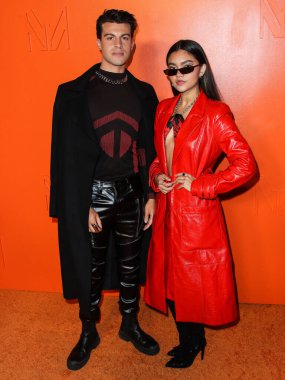 Andrew Matarazzo ve Myra Molloy, 16 Eylül 2021 'de Beverly Hills, Los Angeles, Kaliforniya' da düzenlenen MARCELL VON BERLIN İlkbahar / Yaz 2021 Runway Show 'a geldiler..