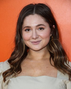 Aktris Emma Kenney, 16 Eylül 2021 'de Beverly Hills, Los Angeles, Kaliforniya' da düzenlenen SheatsGoldstein Konutu 'nda düzenlenen MARCELL VON BERLIN İlkbahar / Yaz 2021 Runway Show' a geldi..