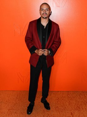 Aktör Evan Ross, 16 Eylül 2021 'de Beverly Hills, Los Angeles, Kaliforniya' da SheatsGoldstein Konutu 'nda düzenlenen MARCELL VON BERLIN İlkbahar / Yaz 2021 Runway Show' a geldi..
