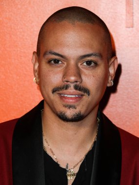 Aktör Evan Ross, 16 Eylül 2021 'de Beverly Hills, Los Angeles, Kaliforniya' da SheatsGoldstein Konutu 'nda düzenlenen MARCELL VON BERLIN İlkbahar / Yaz 2021 Runway Show' a geldi..