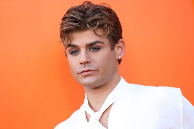 Aktör Garrett Clayton, 16 Eylül 2021 'de SheatsGoldstein Konutu' nda düzenlenen MARCELL VON BERLIN İlkbahar / Yaz 2021 Runway Show 'a geldi..