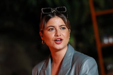 Şarkıcı Sofia Reyes, 16 Eylül 2021 'de Beverly Hills, Los Angeles, Kaliforniya' da düzenlenen SheatsGoldstein Konutu 'nda düzenlenen MARCELL VON BERLIN İlkbahar / Yaz 2021 Runway Show' a geldi.. 