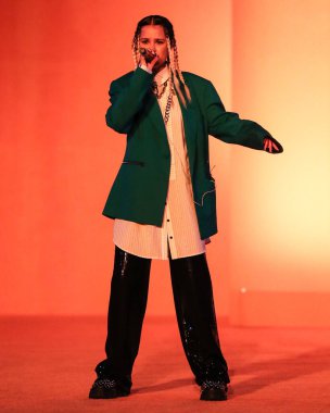 Rapçi / model Tommy Genesis, 16 Eylül 2021 'de Beverly Hills, Los Angeles, Kaliforniya, ABD' de düzenlenen MARCELL VON BERLIN Spring / Summer 2021 Runway Show 'da sahne almaktadır.. 