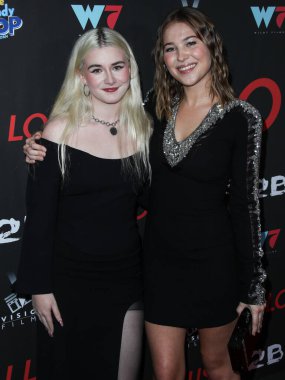 Aktrisler Harlow Olivia Calliope Jane ve Jasper Polonyalı, 13 Eylül 2021 'de Hollywood, Los Angeles, Kaliforniya, ABD' deki Harmony Gold Theater 'da düzenlenen' I Love Us 'adlı Los Angeles Vision Filmlerinin galasına geldiler.