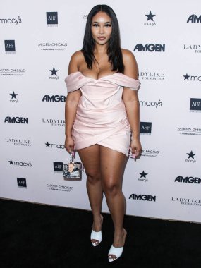 Emlakçı Adore Bradley, 11 Eylül 2021 'de Beverly Hilton Oteli' nde düzenlenen 12. Geleneksel Kadın Gibi Vakfı Kadın Ödülleri ve Moda Gösterisi 'ne geliyor.. 