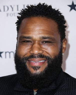 Aktör Anthony Anderson, 11 Eylül 2021 'de Beverly Hilton Oteli' nde düzenlenen 12. Geleneksel Mükemmel Kadın Gibi Vakfı ve Moda Gösterisi 'ne geliyor..