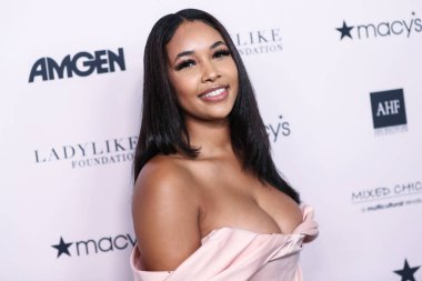 Emlakçı Adore Bradley, 11 Eylül 2021 'de Beverly Hilton Oteli' nde düzenlenen 12. Geleneksel Kadın Gibi Vakfı Kadın Ödülleri ve Moda Gösterisi 'ne geliyor.. 