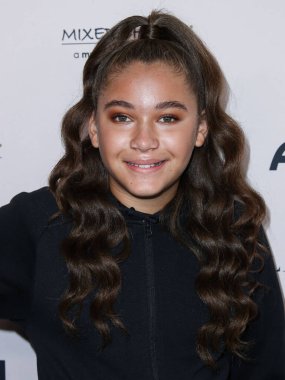 Chloe Mosley, Beverly Hilton Oteli 'nde 11 Eylül 2021' de Beverly Hills, Los Angeles, Kaliforniya, ABD 'de düzenlenen 12.. 