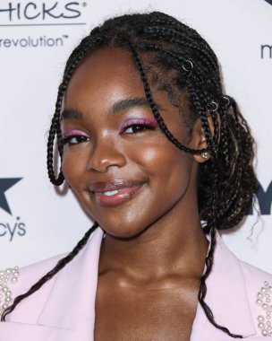 Moschino 'yu giyen aktris Marsai Martin, 11 Eylül 2021' de Beverly Hilton Hotel 'de düzenlenen 12. Geleneksel Kadın Gibi Kadın Ödülleri ve Moda Gösterisi' ne katıldı.. 