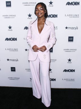Moschino 'yu giyen aktris Marsai Martin, 11 Eylül 2021' de Beverly Hilton Hotel 'de düzenlenen 12. Geleneksel Kadın Gibi Kadın Ödülleri ve Moda Gösterisi' ne katıldı.. 