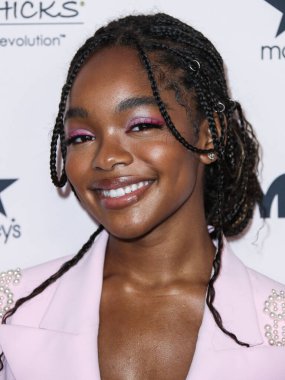 Moschino 'yu giyen aktris Marsai Martin, 11 Eylül 2021' de Beverly Hilton Hotel 'de düzenlenen 12. Geleneksel Kadın Gibi Kadın Ödülleri ve Moda Gösterisi' ne katıldı.. 
