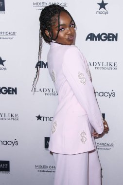 Moschino 'yu giyen aktris Marsai Martin, 11 Eylül 2021' de Beverly Hilton Hotel 'de düzenlenen 12. Geleneksel Kadın Gibi Kadın Ödülleri ve Moda Gösterisi' ne katıldı.. 