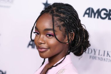 Moschino 'yu giyen aktris Marsai Martin, 11 Eylül 2021' de Beverly Hilton Hotel 'de düzenlenen 12. Geleneksel Kadın Gibi Kadın Ödülleri ve Moda Gösterisi' ne katıldı.. 