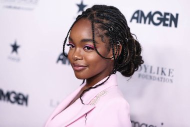 Moschino 'yu giyen aktris Marsai Martin, 11 Eylül 2021' de Beverly Hilton Hotel 'de düzenlenen 12. Geleneksel Kadın Gibi Kadın Ödülleri ve Moda Gösterisi' ne katıldı.. 