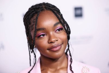 Moschino 'yu giyen aktris Marsai Martin, 11 Eylül 2021' de Beverly Hilton Hotel 'de düzenlenen 12. Geleneksel Kadın Gibi Kadın Ödülleri ve Moda Gösterisi' ne katıldı.. 