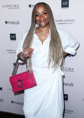 Simone I. Smith, 11 Eylül 2021 'de Beverly Hilton Oteli' nde düzenlenen 12. Geleneksel Mükemmel Kadın Gibi Vakfı ve Moda Gösterisi 'ne katılıyor.. 