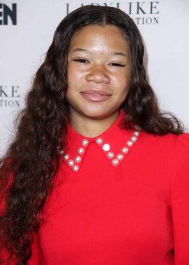 Aktris Storm Reid, 11 Eylül 2021 'de Beverly Hilton Oteli' nde düzenlenen 12. Geleneksel Mükemmel Kadın Gibi Vakıf Ödülleri ve Moda Gösterisi 'ne geldi..