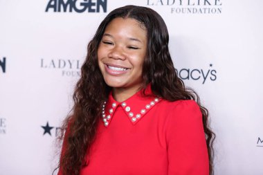 Aktris Storm Reid, 11 Eylül 2021 'de Beverly Hilton Oteli' nde düzenlenen 12. Geleneksel Mükemmel Kadın Gibi Vakıf Ödülleri ve Moda Gösterisi 'ne geldi..