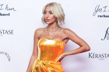 Model Rawan Abdullah Ebu Zaid, 9 Eylül 2021 'de Manhattan, New York, ABD' de bulunan Rockefeller Center 'daki Gökkuşağı Odası' nda düzenlenen 8.. 