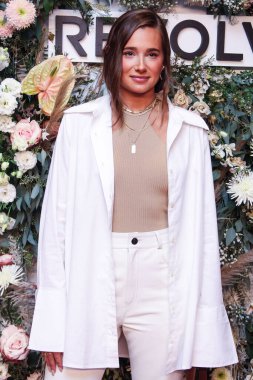 Moda danışmanı Danielle Bernstein, 9 Eylül 2021 'de Hudson Yards' da düzenlenen REVOLVE Galerisi NYFW 2021 Sunum ve Açılış Dükkanı 'na geldi.. 