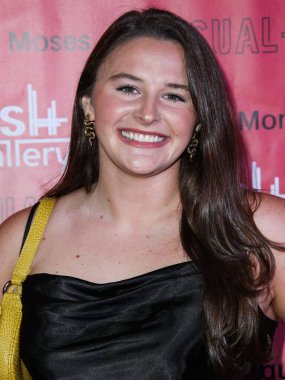 Courtney Shields 21 Ağustos 2021 'de Los Angeles, Kaliforniya, ABD' deki Mash Galerisi 'ndeki Görsel-O sergisine ulaştı..