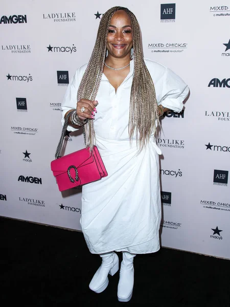 Simone Smith Przybywa 12Th Annual Lady Foundation Women Excellence Awards — Zdjęcie stockowe