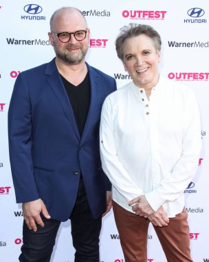 Aktörler Carl Andress ve Charles Busch, 19 Ağustos 2021 'de Amerika Yönetmenler Birliği' nin Los Angeles, Kaliforniya, ABD 'deki 2021 Outfest Los Angeles LGBTQ Film Festivali gösterimine geldiler..