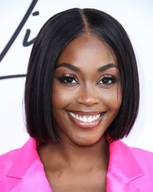 Aktris Nafessa Williams, 15 Ağustos 2021 'de Los Angeles, Kaliforniya' da düzenlenen Lionne Fall / Winter 2021 Moda Show 'a geldi..