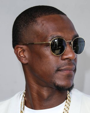 Amerikalı profesyonel basketbolcu Rajon Rondo, 15 Ağustos 2021 'de Los Angeles, Kaliforniya' da düzenlenen Lionne Fall / Winter 2021 Moda Show 'a geldi..