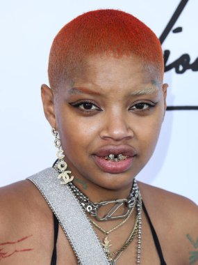 Model Slick Woods (Simone Thompson), 15 Ağustos 2021 'de Los Angeles, Kaliforniya' da düzenlenen Lionne Fall / Winter 2021 Moda Show 'a geldi..