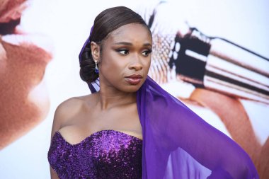 Dolce ve Gabbana elbisesi ve Bvlgari mücevheri giyen aktris / şarkıcı Jennifer Hudson, 8 Ağustos 2021 'de Westwood, Los Angeles, Kaliforniya, ABD' deki Regency Village Theatre 'da düzenlenen Los Angeles' ın 'Respect of MGM' sinin Los Angeles galasına geldi.. 