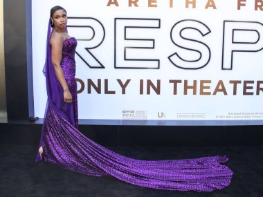 Dolce ve Gabbana elbisesi ve Bvlgari mücevheri giyen aktris / şarkıcı Jennifer Hudson, 8 Ağustos 2021 'de Westwood, Los Angeles, Kaliforniya, ABD' deki Regency Village Theatre 'da düzenlenen Los Angeles' ın 'Respect of MGM' sinin Los Angeles galasına geldi.. 