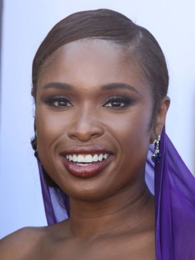 Dolce ve Gabbana elbisesi ve Bvlgari mücevheri giyen aktris / şarkıcı Jennifer Hudson, 8 Ağustos 2021 'de Westwood, Los Angeles, Kaliforniya, ABD' deki Regency Village Theatre 'da düzenlenen Los Angeles' ın 'Respect of MGM' sinin Los Angeles galasına geldi.. 