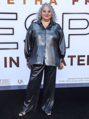 Yönetmen Liesl Tommy, 8 Ağustos 2021 'de Westwood, Los Angeles, Kaliforniya, ABD' deki Regency Village Theatre 'da düzenlenen MGM' nin 'Saygı' nın Los Angeles galasına geldi..