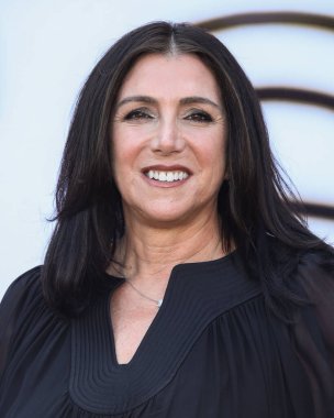 Stacey Sher, 8 Ağustos 2021 'de Westwood, Los Angeles, Kaliforniya, ABD' deki Regency Village Theatre 'da düzenlenen MGM' nin 'Saygı' nın Los Angeles galasına geldi..