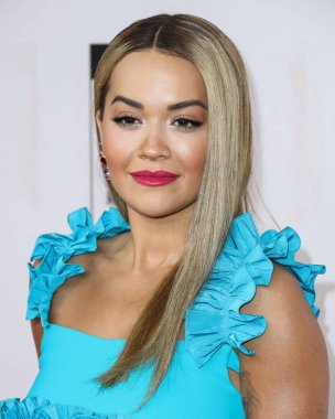 Şarkıcı Rita Ora, 29 Temmuz 2021 'de Los Angeles Kongre Merkezi' nde düzenlenen 26. Geleneksel Los Angeles Sanat Fuarı Açılış Gecesi Galasına geldi.. 