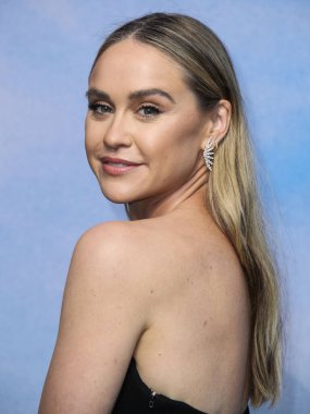 Aktris Becca Tobin, 15 Temmuz 2021 'de Westfield Century City AVM' de düzenlenen Disney + 'Turner & Hooch' Los Angeles Premiere Organizasyonu 'na katıldı.. 
