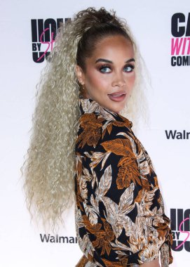 Model Jasmine Sanders, 18 Haziran 2021 'de Hyde Sunset Kitchen + Cocktails' da düzenlenen UOMA Güzellik Gururu Ayı ve Haziran Kutlaması 'na katılıyor.. 
