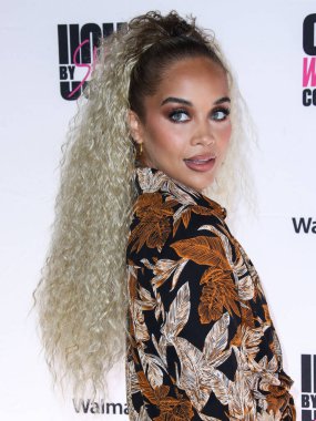 Model Jasmine Sanders, 18 Haziran 2021 'de Hyde Sunset Kitchen + Cocktails' da düzenlenen UOMA Güzellik Gururu Ayı ve Haziran Kutlaması 'na katılıyor.. 