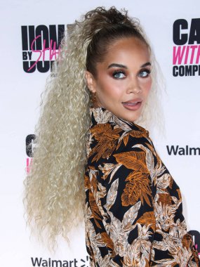 Model Jasmine Sanders, 18 Haziran 2021 'de Hyde Sunset Kitchen + Cocktails' da düzenlenen UOMA Güzellik Gururu Ayı ve Haziran Kutlaması 'na katılıyor.. 