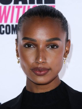 Model Jasmine Tookes, 18 Haziran 2021 'de Hyde Sunset Kitchen + Cocktails' da düzenlenen UOMA Güzellik Gururu Ayı ve Haziran ayının açılış etkinliğine katılıyor..