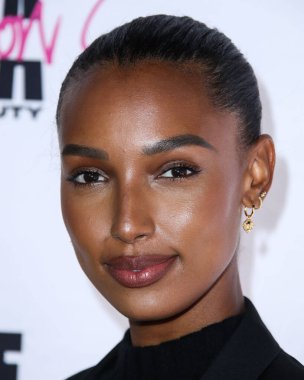 Model Jasmine Tookes, 18 Haziran 2021 'de Hyde Sunset Kitchen + Cocktails' da düzenlenen UOMA Güzellik Gururu Ayı ve Haziran ayının açılış etkinliğine katılıyor..