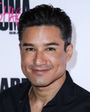 Aktör Mario Lopez, 18 Haziran 2021 'de Hyde Sunset Kitchen + Cocktails' da düzenlenen UOMA Güzellik Gururu Ayı ve Haziran Kutlama Açılışına katılıyor..