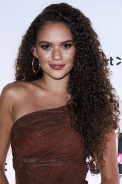 Aktris Madison Pettis, 18 Haziran 2021 'de Hyde Sunset Kitchen + Cocktails' de düzenlenen UOMA Güzellik Gurur Ayı ve Haziran Kutlama Açılışına katıldı..