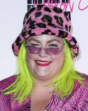 Margie Plus, 18 Haziran 2021 'de Hyde Sunset Kitchen + Cocktails' da düzenlenen UOMA Güzellik Gururu Ayı ve Haziran ayının açılış etkinliğine katılıyor..