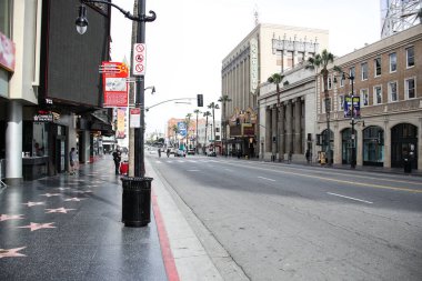 Hollywood Bulvarı Şöhretler Yolu 'nun 31 Mart 2020' de Hollywood, Los Angeles, Kaliforniya, ABD 'de bir görüntüsü. Los Angeles turizm ve eğlence sektörleri Coronavirus COVID-19 salgını nedeniyle geçici olarak kapatıldı