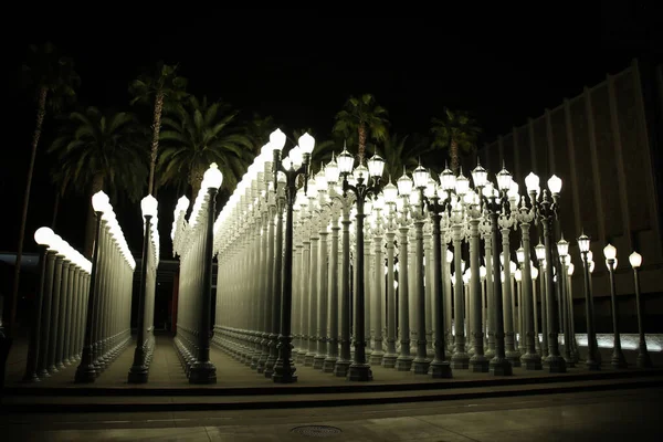 Pohled Zvenčí Pouliční Lampy Urban Light Instalované Před Muzeem Umění — Stock fotografie